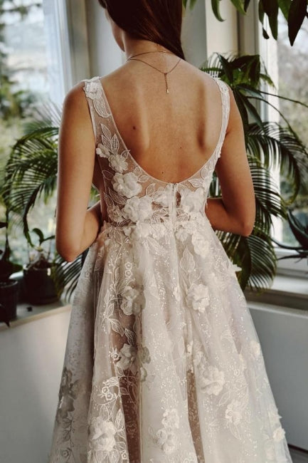 Vestido de Noiva Sexy Longo Marfim com Decote em V, Corte em A, Fenda Frontal e Sem Mangas, com Renda