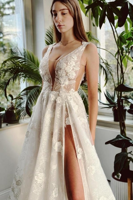 Vestido de Noiva Sexy Longo Marfim com Decote em V, Corte em A, Fenda Frontal e Sem Mangas, com Renda