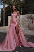 Robe de bal longue sirène sexy en satin froncé sans bretelles avec fente