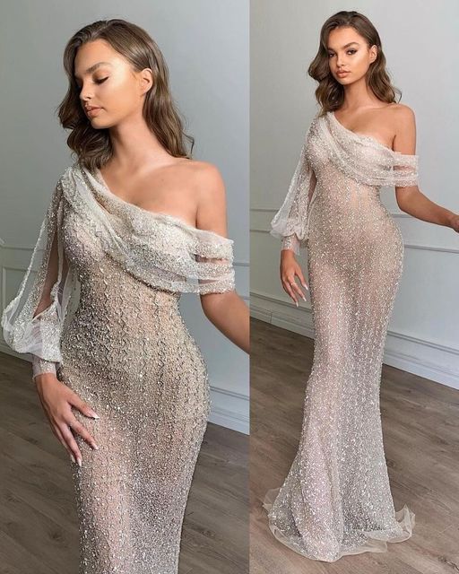 Abito da sera lungo sirena con paillettes, monospalla e maniche gonfie