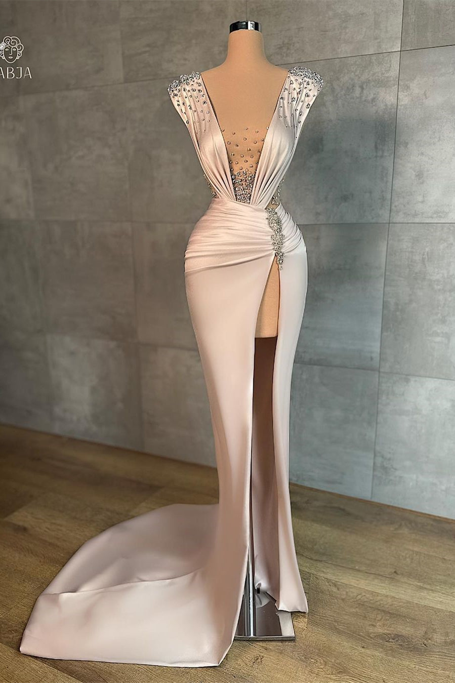 Robe de bal sirène fendue devant à col en V long et séduisant ornée de strass
