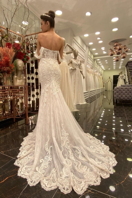 Robes de mariée sexy sirène longues jusqu'au sol en dentelle, sans manches et décolletées épaules, avec traîne brosse