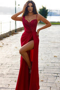 Abito da sera rosso lungo con paillettes, spacco frontale, modello sirena