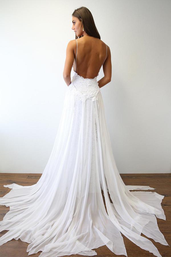 Vestido de novia blanco largo con tirantes finos y sexy para la playa