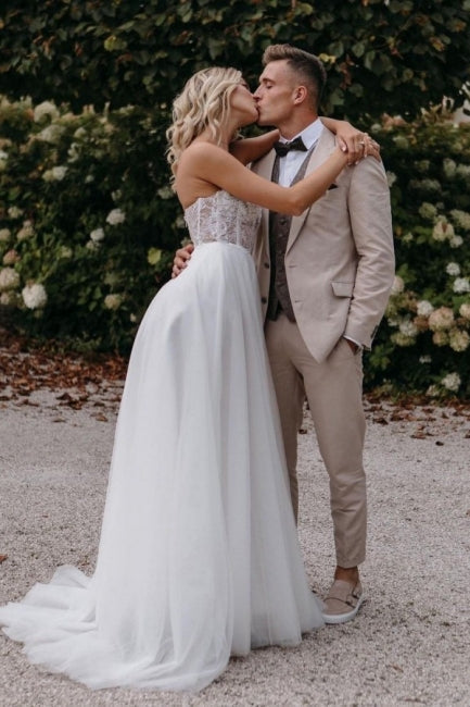 Vestidos de novia sexys de tul con apliques, sin tirantes, sin mangas, hasta el suelo y corte en columna 