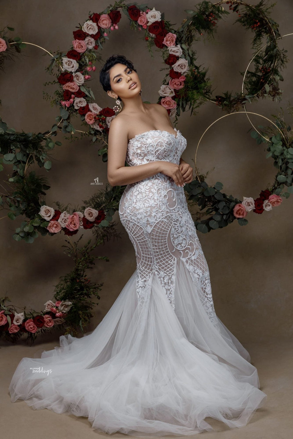 Vestido de novia sexy de sirena con encaje, sin mangas y escote corazón con apliques