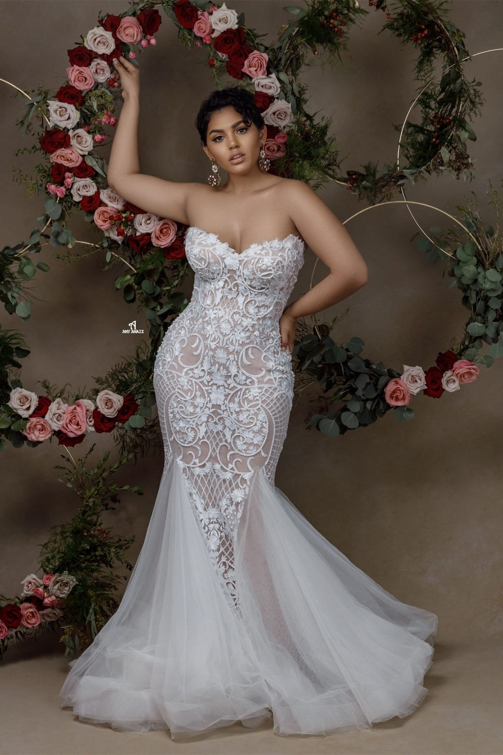 Vestido de novia sexy de sirena con encaje, sin mangas y escote corazón con apliques