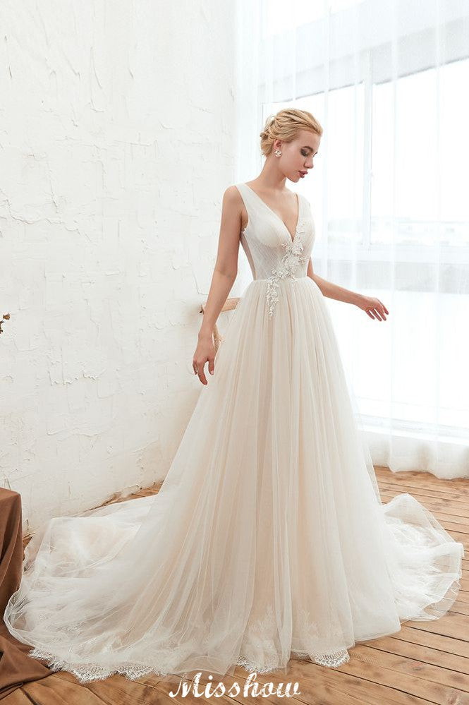 Vestido de Noiva Princesa Sexy com Decote em V e Tule com Aplicações de Renda