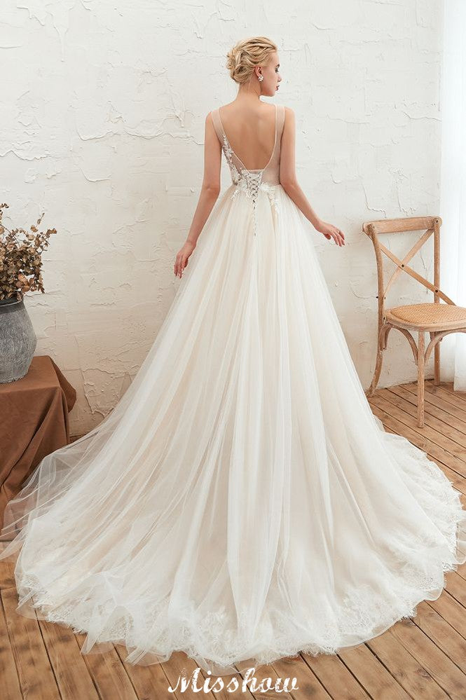Vestido de Noiva Princesa Sexy com Decote em V e Tule com Aplicações de Renda