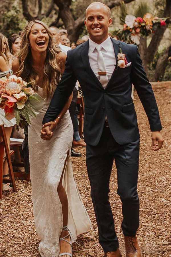 Vestido de Noiva com Bainha, Renda, Costas Descobertas, Decote Redondo, Sem Mangas, Fenda, Cauda de Corte