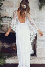 Vestido de Noiva em Renda, Sem Costas, com Corte Justo e Fendas com Envolvimentos
