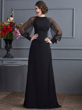 Robe de bal longue en mousseline avec manches longues, perles, coupe fourreau et colonne