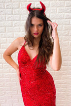 Abito lungo da sera rosso lucido a sirena con scollo a V, senza schienale e con paillettes