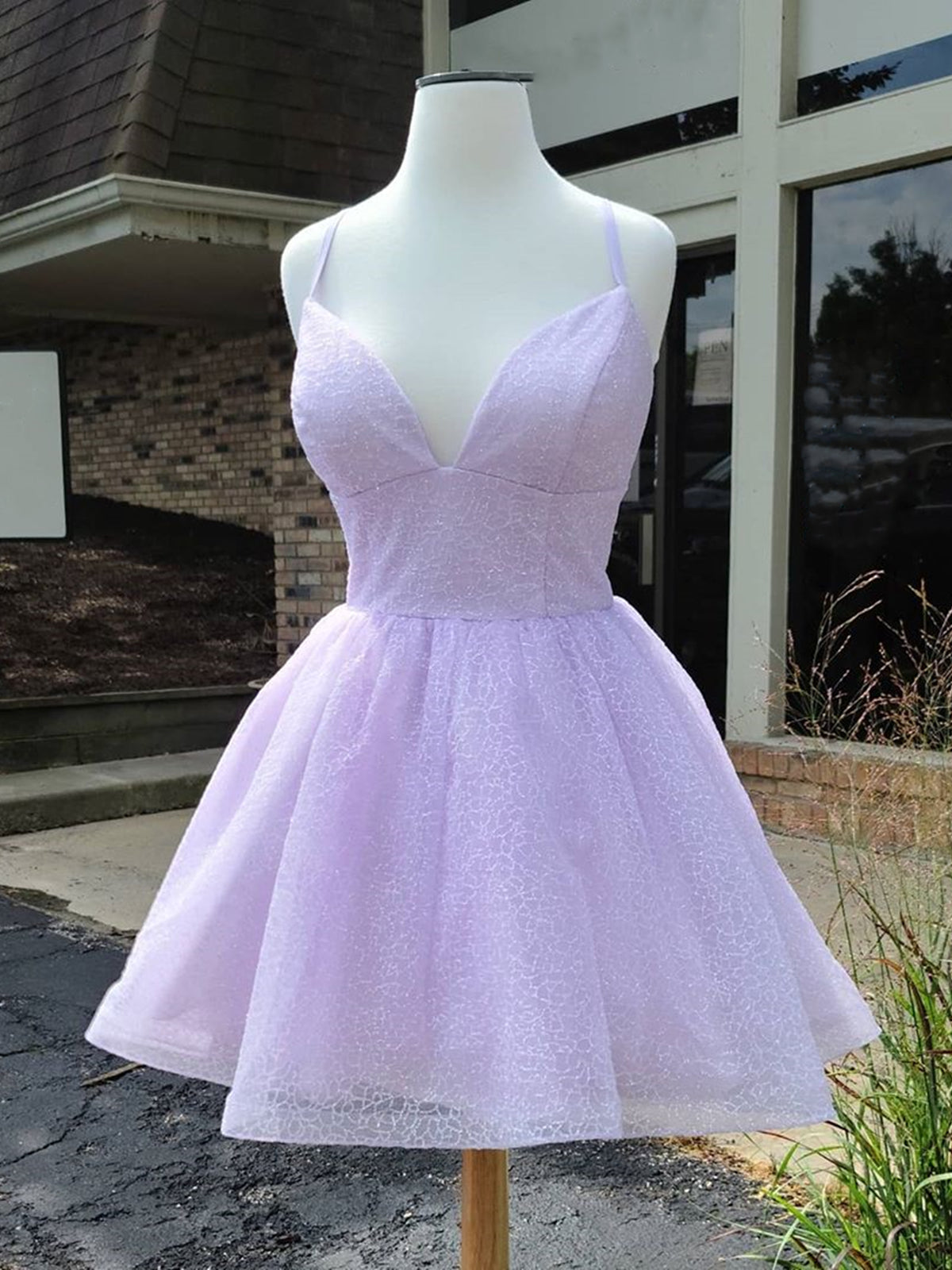 Robes courtes brillantes en ligne A à col en V lilas pour bal de promo et retour à la maison