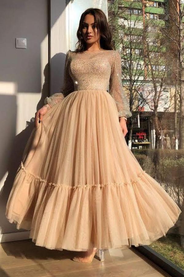 Abito da sera corto a linea ad A con scollo a barca, paillettes, tulle a lunghezza tè e maniche