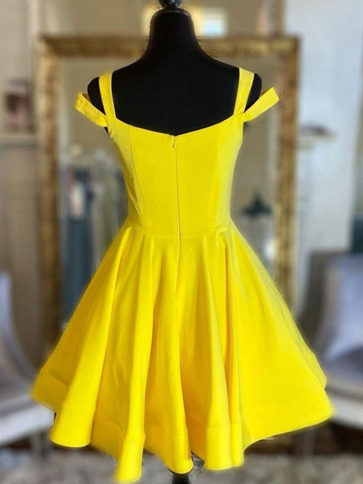 Robes courtes en satin à ligne A, épaules dénudées, pour bal de promo et retour à la maison