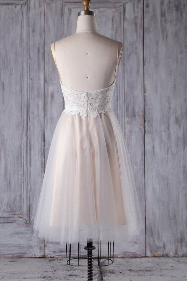 Vestido de Noiva Curto em Linha A com Alças Finas de Renda e Tule