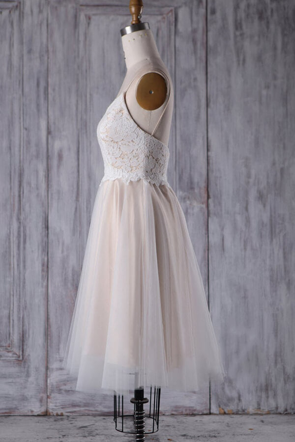 Vestido de Noiva Curto em Linha A com Alças Finas de Renda e Tule