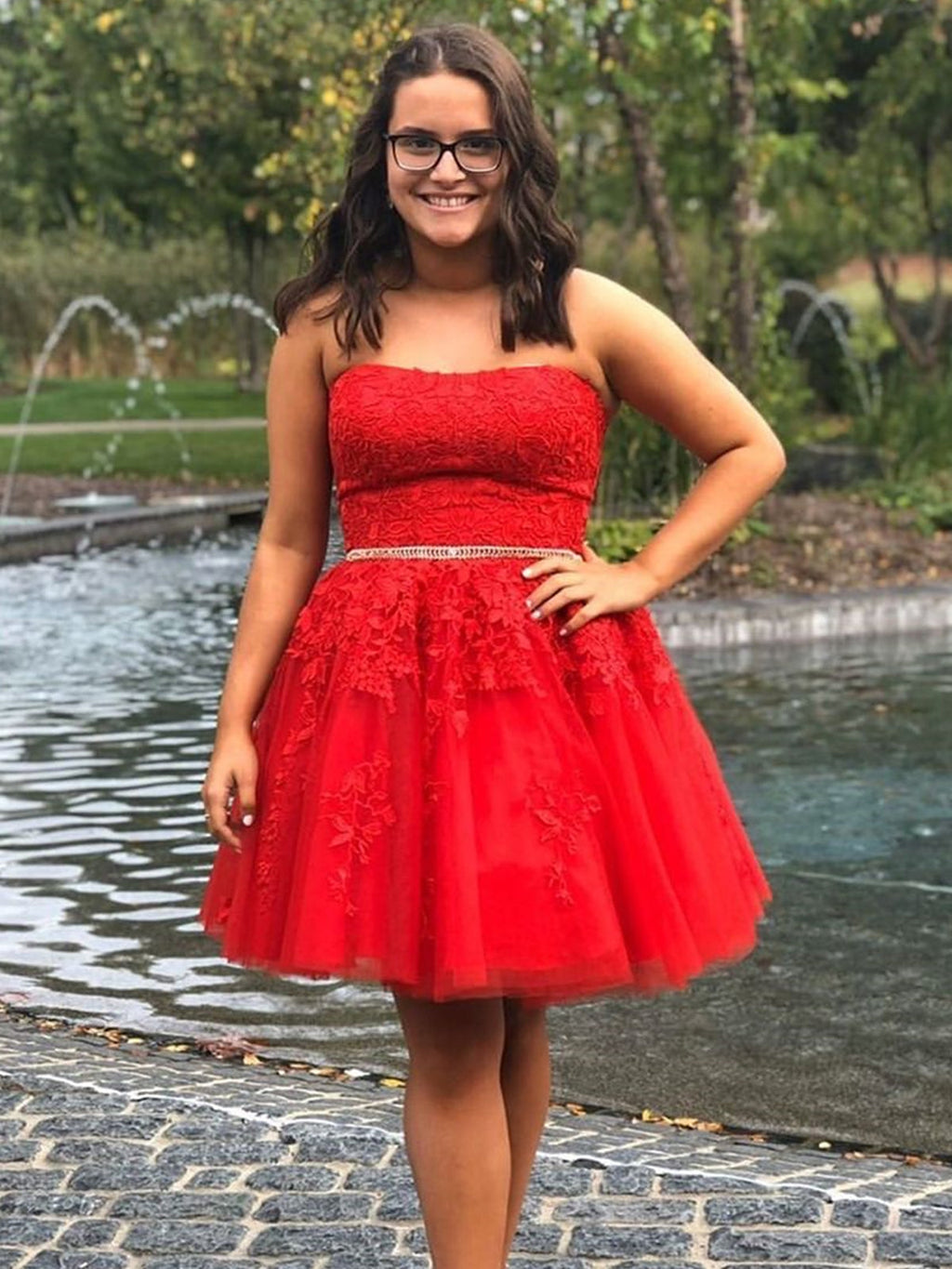 Robe de bal courte en tulle et dentelle rouge, sans bretelles, coupe trapèze, robe de rentrée scolaire