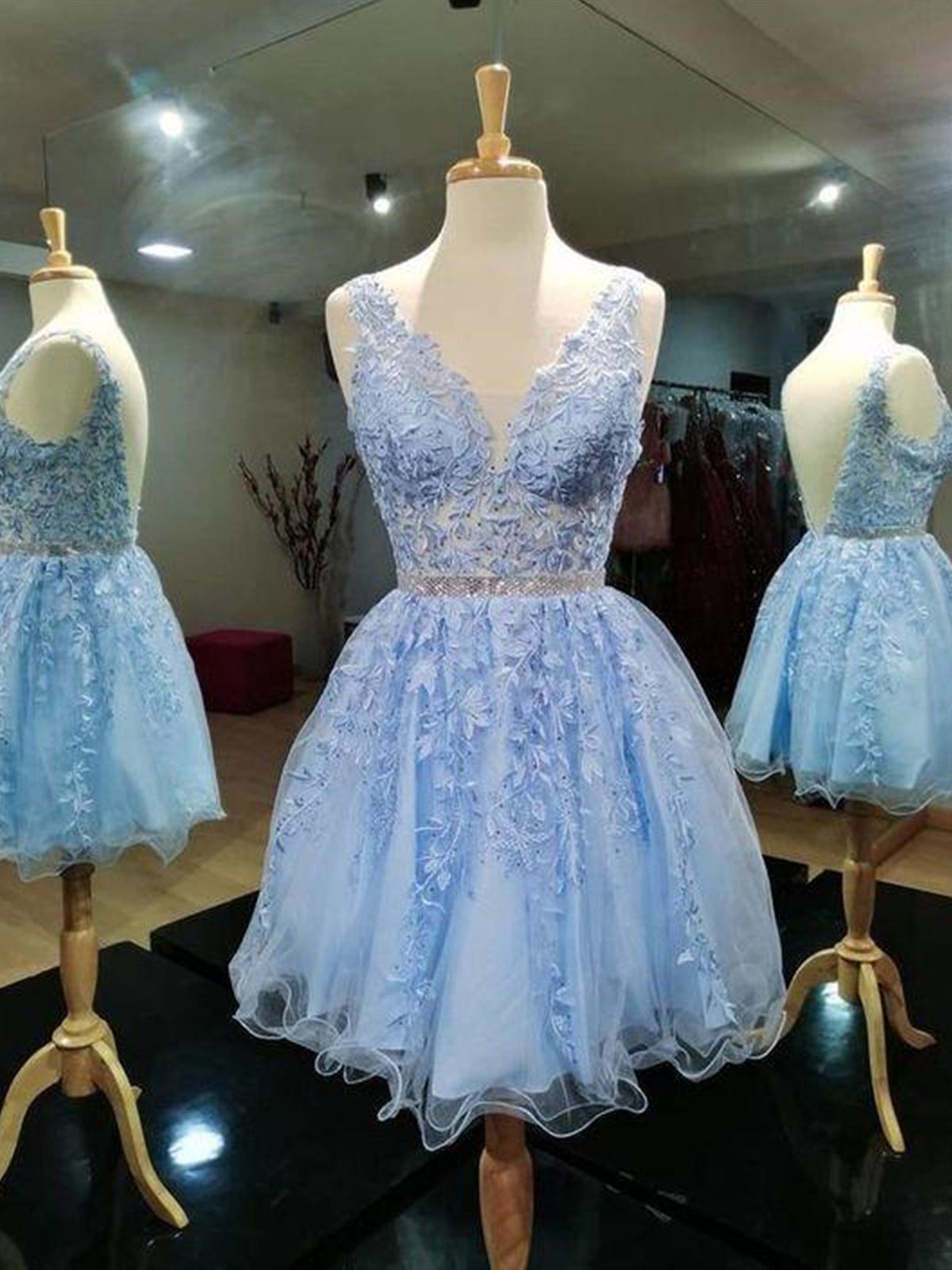 Robes de bal courtes en dentelle à encolure en V, dos ouvert, coupe trapèze, robes de retour à la maison sans dos