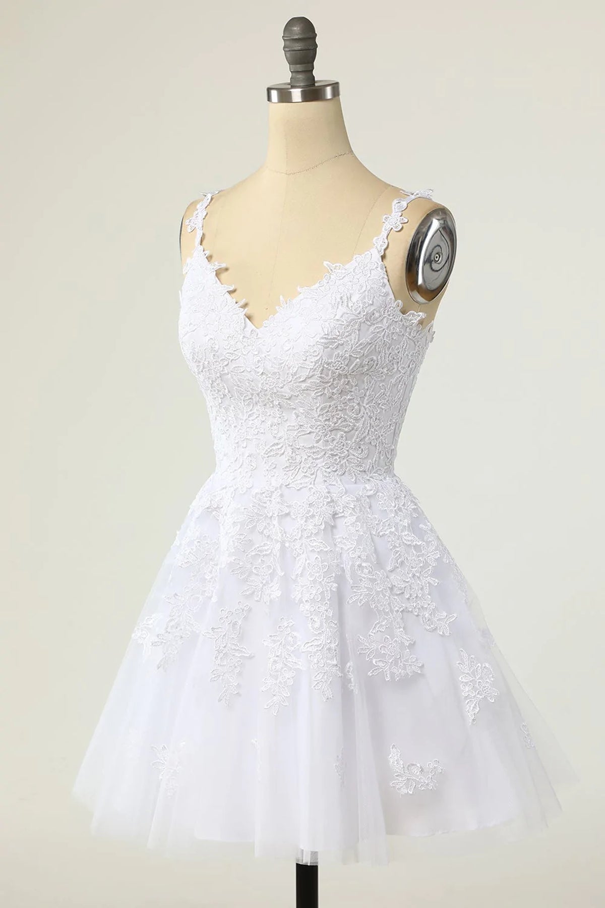 Kurzes A-Linien-Ballkleid mit V-Ausschnitt und rückenfreiem Tüll und Spitze in Weiß