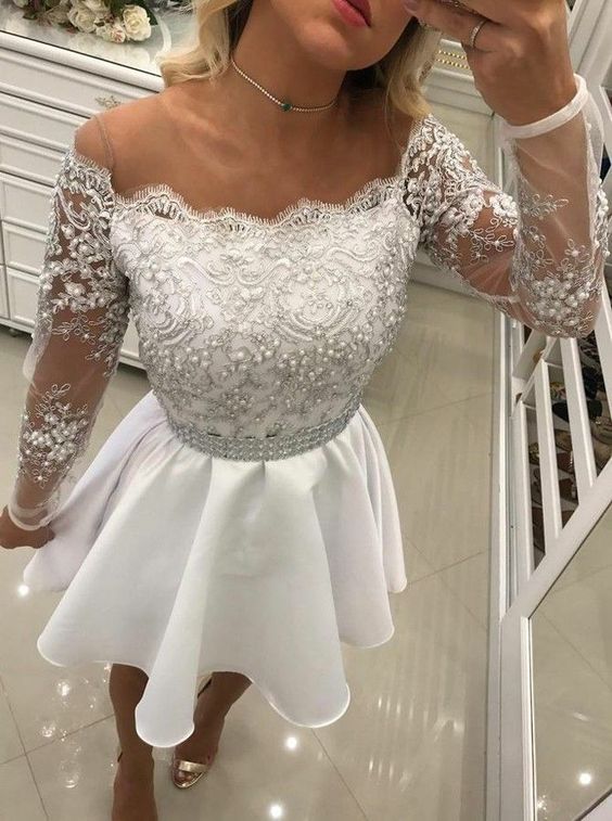 Robe de bal longue en mousseline blanche à manches longues et dentelle, coupe trapèze courte