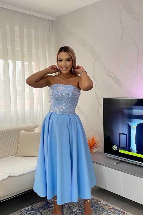 Robe de bal courte bleue en satin, simple, sans bretelles, coupe trapèze