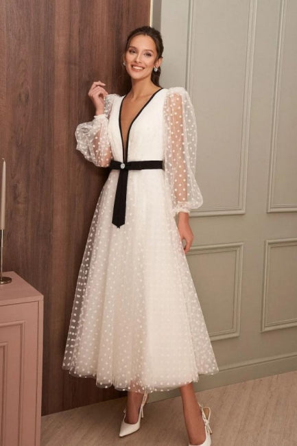 Abiti da sposa semplici con scollo a V e lunghezza alla caviglia con maniche lunghe