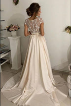 Vestidos de Noiva Simples Longos em Linha A com Renda de Cetim Elástico e Pedraria