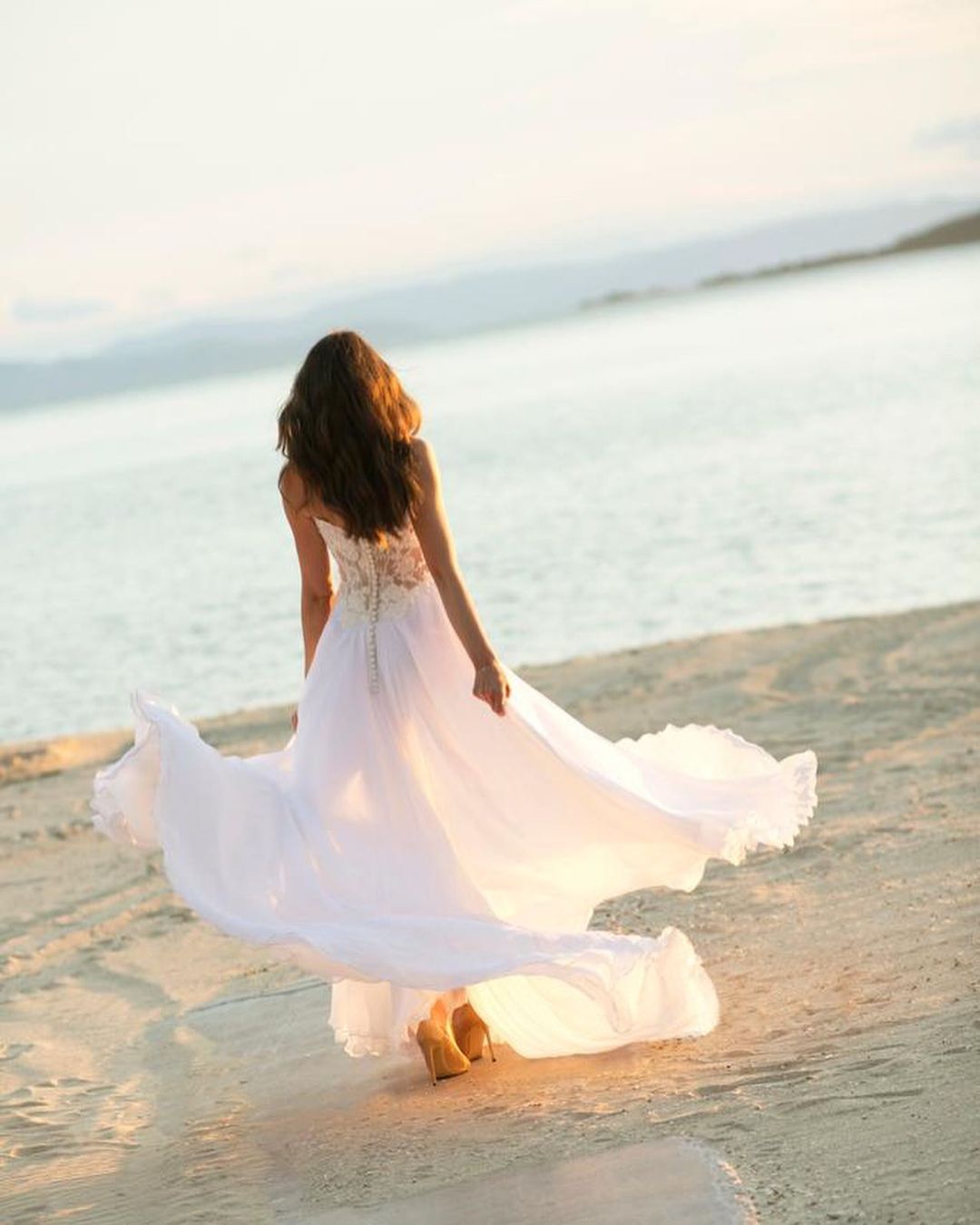Abito da sposa semplice lungo a linea ad A con scollo a cuore, chiffon, applicazioni e pizzo