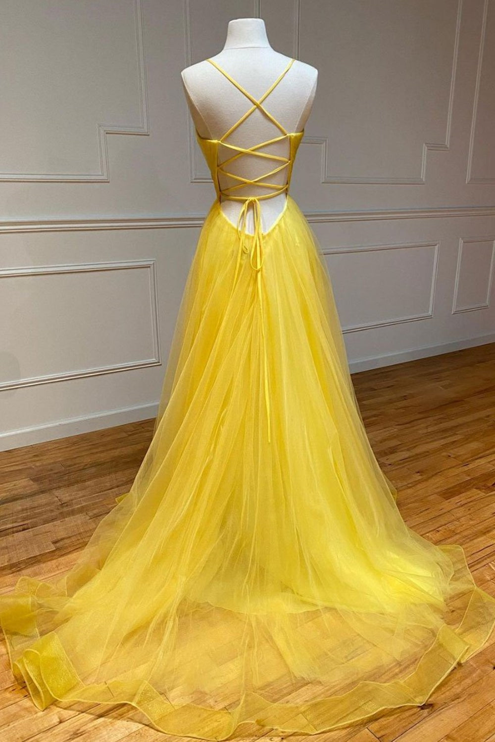 Semplice abito lungo a linea ad A con scollo a cuore, in tulle, senza schiena, da cerimonia per laurea, serale e ballo di fine anno
