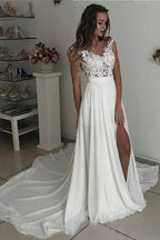 Vestido de Noiva Simples Longo em Chiffon com Decote em V, Corte em A e Renda, com Fenda
