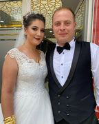Vestido de novia sencillo de tul con encaje y escote en V y corte A