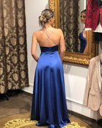 Robe de bal simple longue en satin, ligne A, décolleté en V, dos nu avec fente