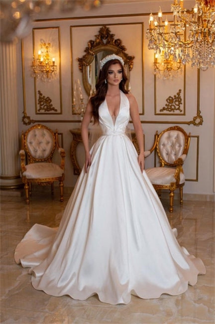 Vestidos de novia sencillos de satén largo color marfil, corte A, escote en V, sin mangas