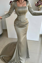 Robe de bal longue simple sirène en satin à encolure carrée avec manches longues