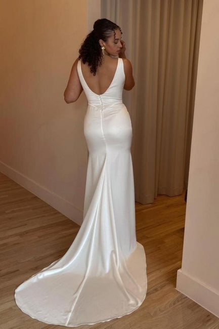 Vestido de novia sencillo, largo, blanco, de satén, estilo sirena, sin mangas y con abertura