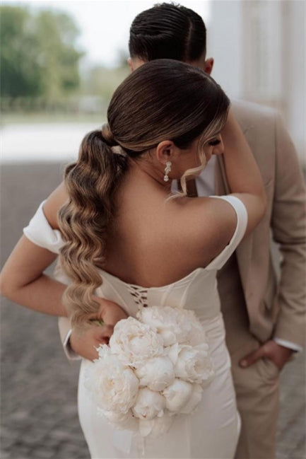 Vestidos de Noiva Simples com Ombros Descobertos, Estilo Sereia, com Fenda