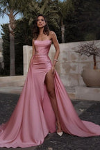 Vestidos de fiesta largos sencillos de corte A en color rosa, sin tirantes y con abertura