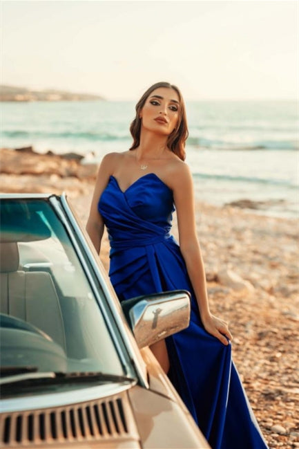 Vestidos de baile simples azul real compridos em linha A sem mangas com racha