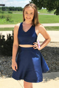Schlichtes, zweiteiliges, kurzes, königsblaues Homecoming-Kleid aus Satin