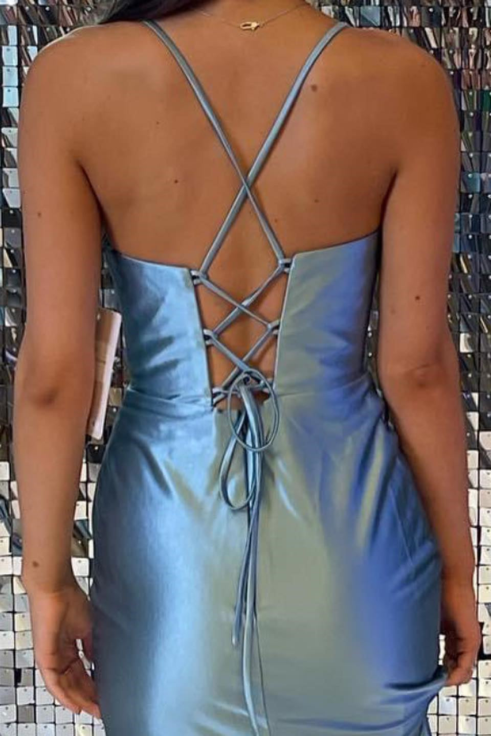 Robe de bal simple en satin sans manches à fines bretelles spaghetti avec fente