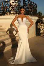 Robe de mariée sirène en satin sans manches à fines bretelles spaghetti avec dentelle