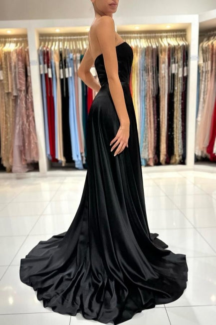 Vestidos de Cetim Simples com Decote Coração Pretos Vestidos Longos de Baile com Fenda