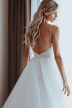 Robes de mariée simples en ligne A sans manches à décolleté en cœur avec dentelle