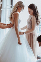 Robes de mariée simples en ligne A sans manches à décolleté en cœur avec dentelle
