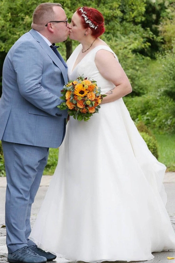 White V Neck Sleeveless A Line Bridal Wedding Dress With Rhinestones