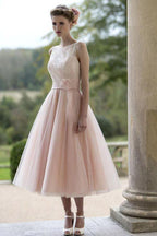 Vestido de Casamento Outonal em Tule Comprido com Flores Delicadas e Sem Mangas na Cor Rosa Suave