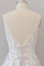 Robe de mariée en tulle avec bretelles spaghetti et appliques en dentelle