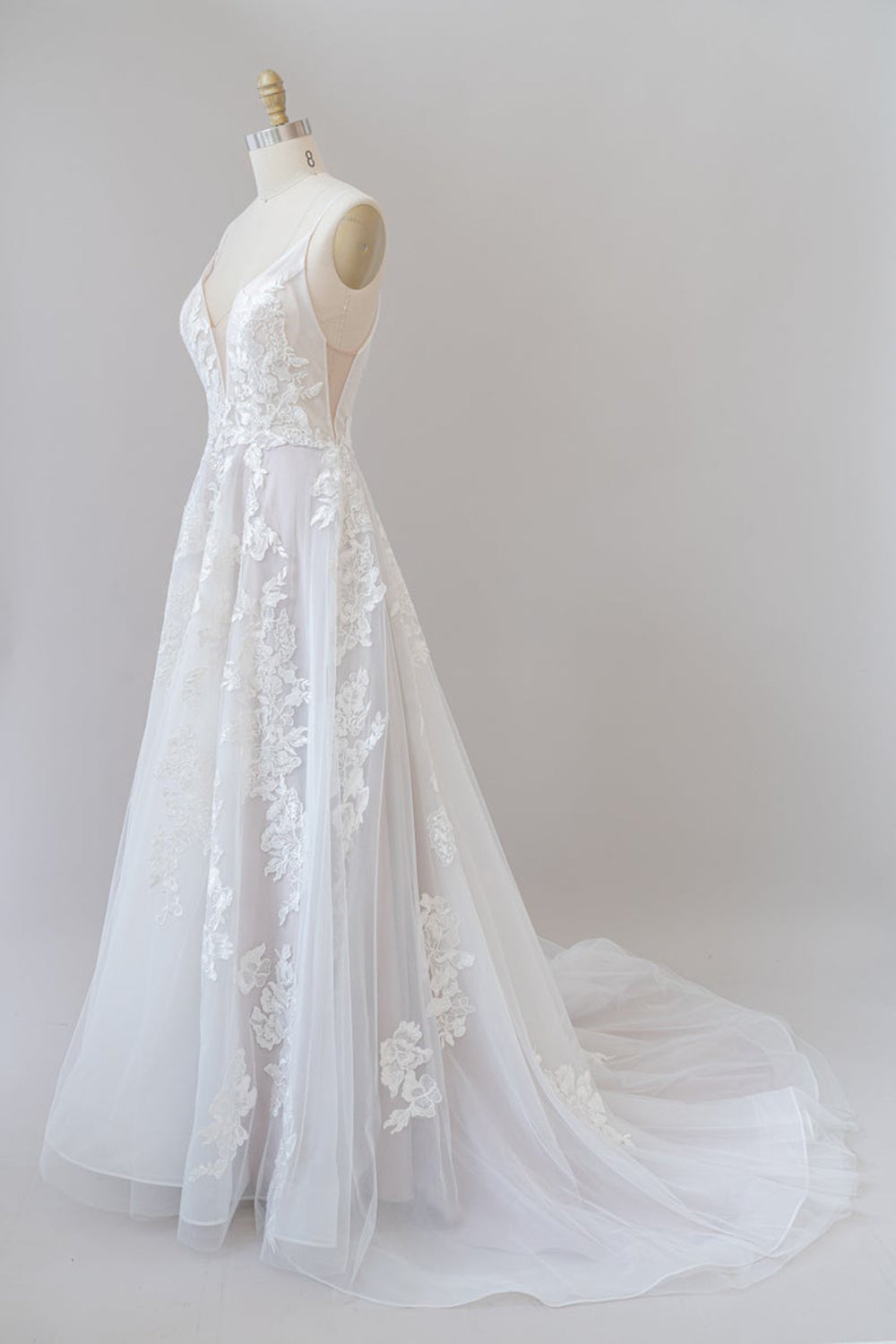 Robe de mariée en tulle avec bretelles spaghetti et appliques en dentelle